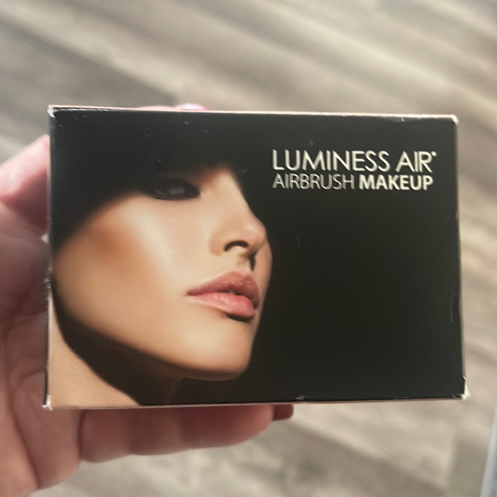 Luminess Airbrush Makeup Matte Medium new sealed in package.